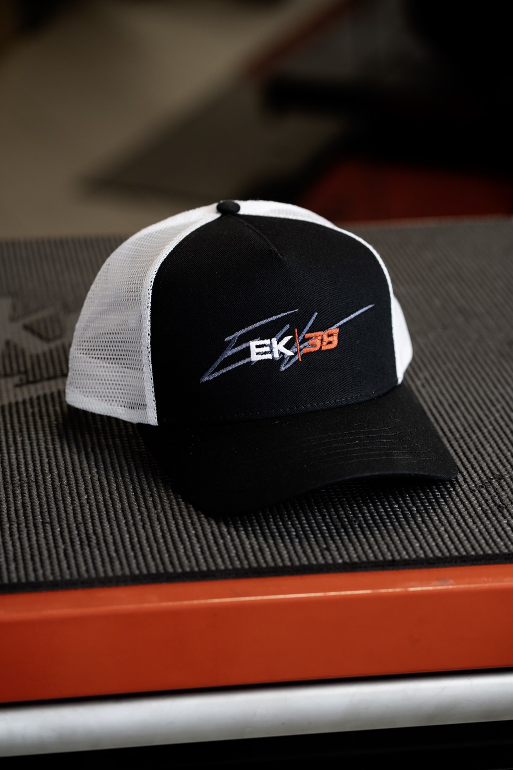 EK/38 Lippis White Mesh (Baseball Cap)